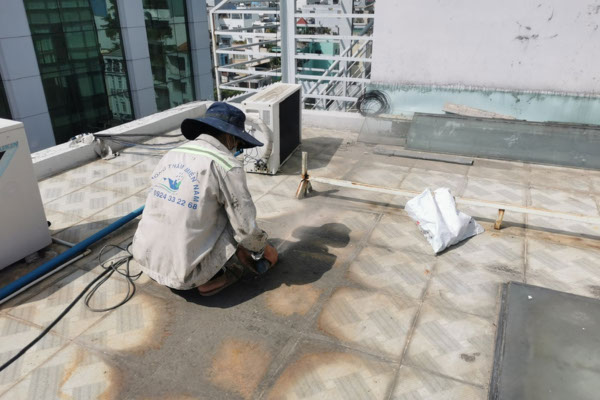 chống thấm cục bộ sân thượng cũ