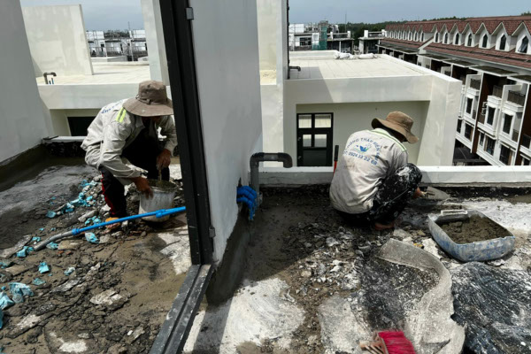 chống thấm sàn mái cũ có đục gạch