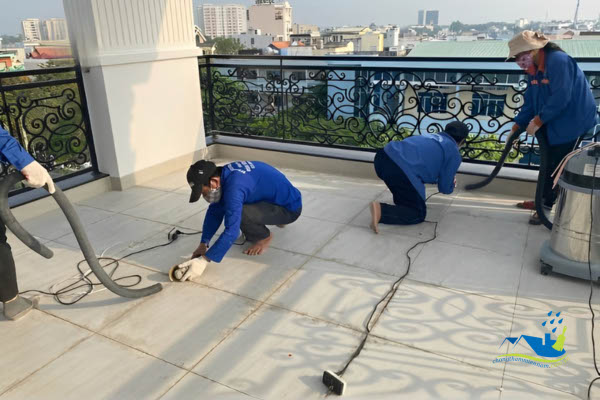 chống thấm ron gạch sân thượng tại TPHCM