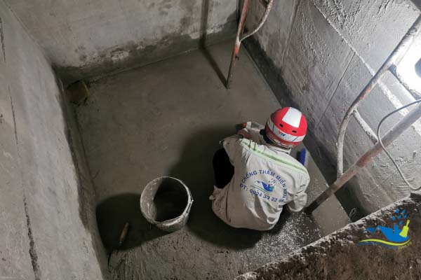 Hố pit thang máy bị lỗi thi công: nước đọng và đáy lồi lõm – nguyên nhân phổ biến gây sự cố sau lắp đặt