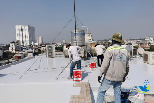 lăn St27-Polyurethane trên nền gạch sân thượng tại quận 2, TPHCM