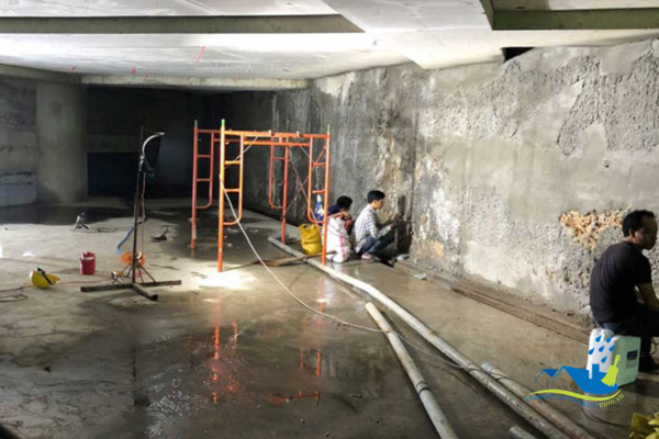 Sàn tầng hầm bị thấm nước do mực nước ngầm dâng cao